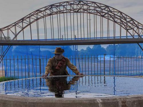 Ceremony at Sydney Harbour Bridge War Memorial